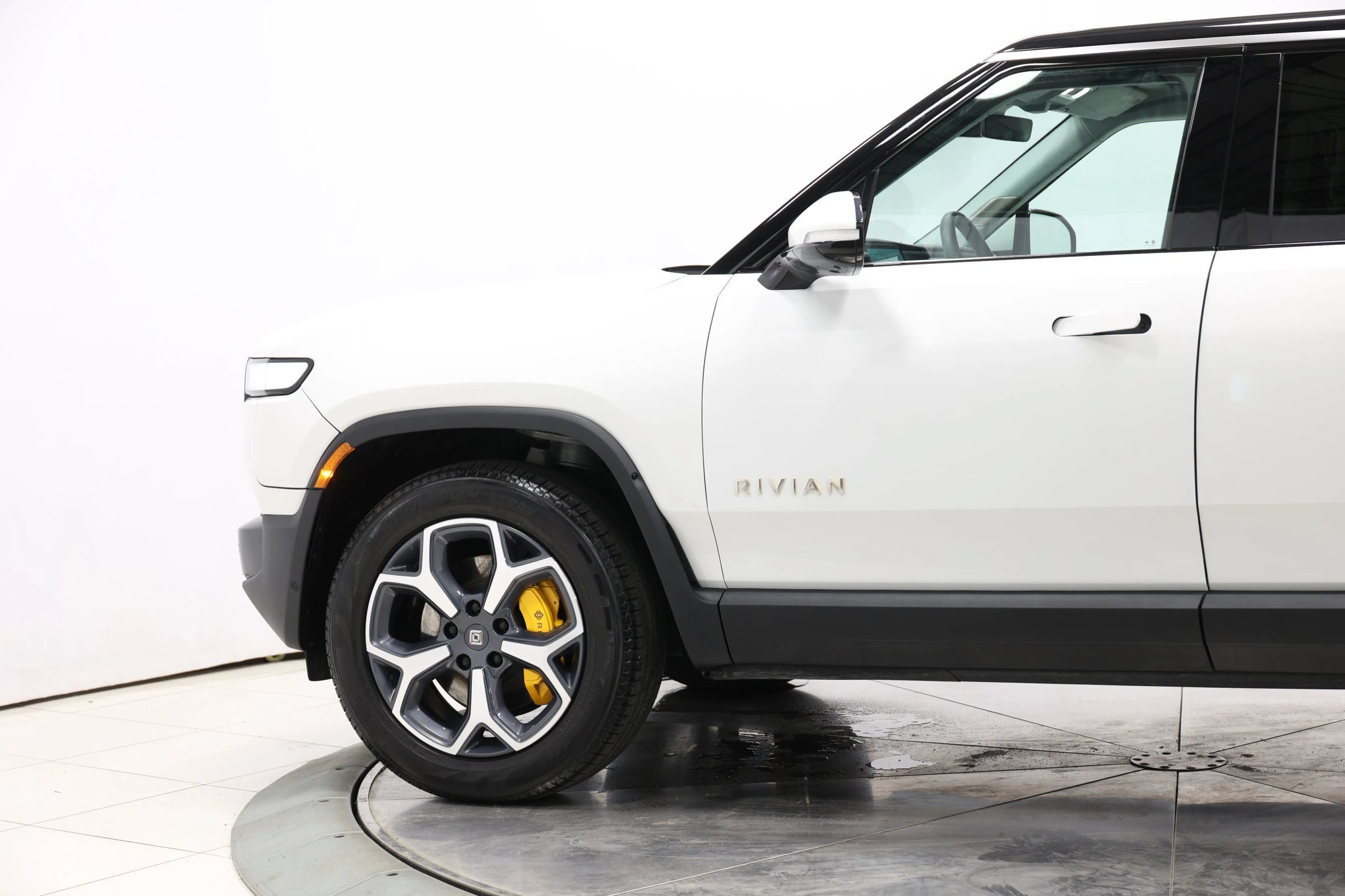 Used 2024 Rivian R1S Adventure Quad AWD/4WD image 8