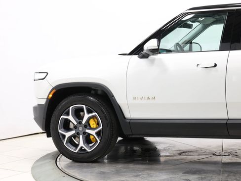 Used 2024 Rivian R1S Adventure AWD/4WD image 8