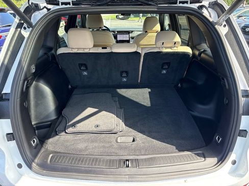 Used 2024 Jeep Grand Cherokee Limited RWD image 22