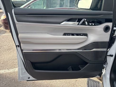 New 2026 Jeep Grand Wagoneer Summit AWD/4WD image 64