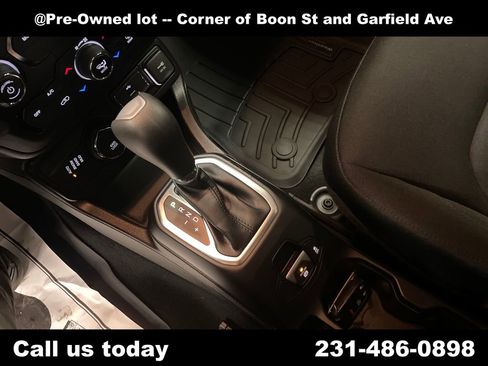 Used 2020 Jeep Renegade Latitude w/ Cold Weather Group AWD/4WD image 24