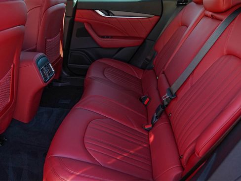 Certified 2022 Maserati Levante Modena image 30