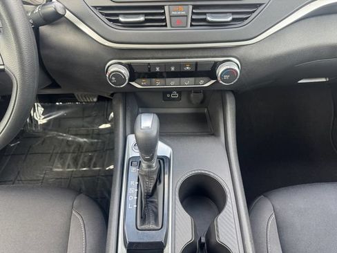 Used 2023 Nissan Altima 2.5 S FWD image 12