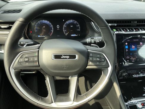 New 2025 Jeep Grand Cherokee Laredo X w/ Luxury Tech Group I image 16