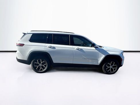 Used 2024 Jeep Grand Cherokee L Limited w/ Luxury Tech Group II AWD/4WD image 8