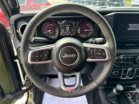 Used 2024 Jeep Wrangler Unlimited Sahara w/ Safety Group AWD/4WD image 18
