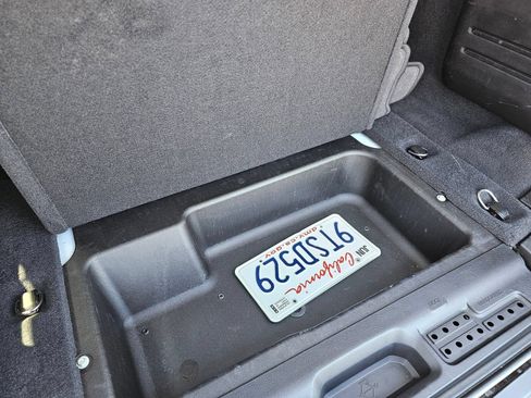 Used 2025 Jeep Wrangler Unlimited Sahara AWD/4WD image 9