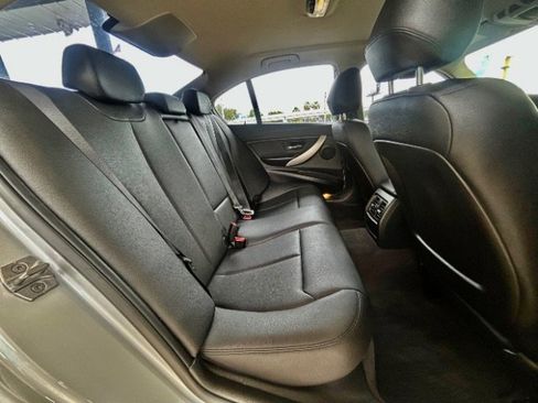 Used 2017 BMW 320i Sedan image 8