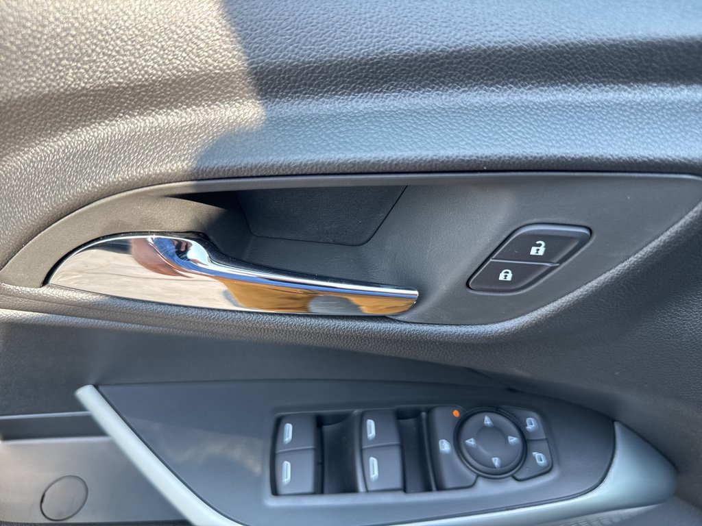 New 2026 Chevrolet Trax LS w/ LS Convenience Package FWD image 27