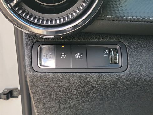 Used 2025 Chevrolet Equinox LT image 28