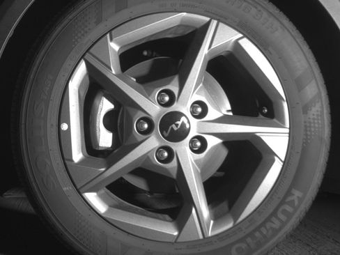 Used 2025 Kia K4 LXS image 12