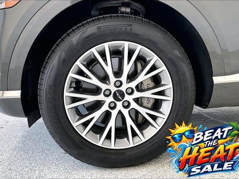 Used 2025 Genesis GV80 2.5T Standard AWD/4WD image 11