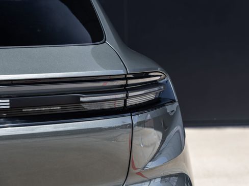 Certified 2025 Porsche Macan 4 Electric AWD/4WD image 14