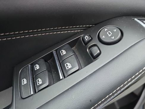 Used 2022 BMW X5 M50i w/ Executive Package image 13