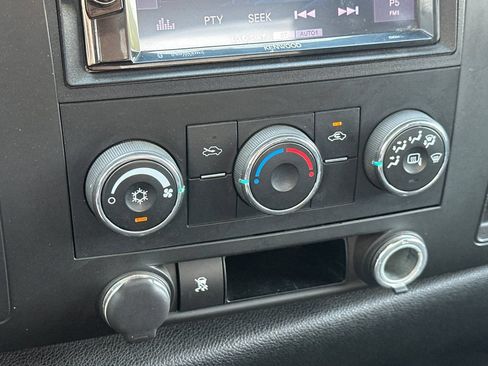 Used 2010 GMC Sierra 1500 SLE AWD/4WD image 18