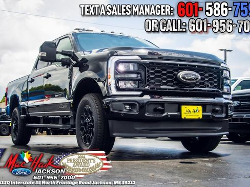 New 2026 Ford F250 Lariat w/ Black Appearance Package image 31