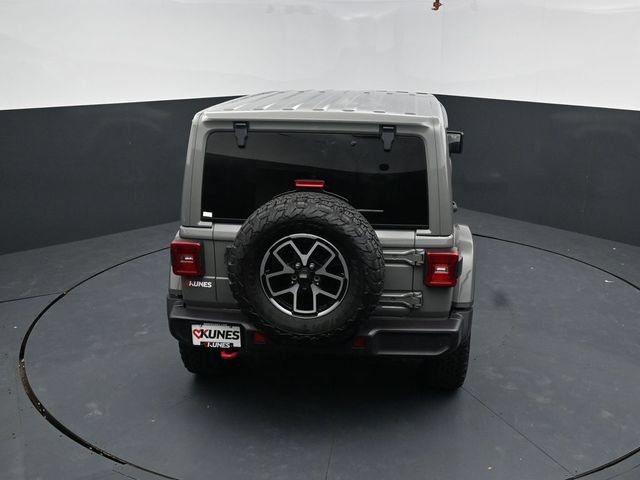 Used 2022 Jeep Wrangler Unlimited Rubicon w/ LED Lighting Group AWD/4WD image 18