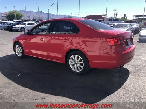 Used 2012 Volkswagen Jetta SE FWD image 6