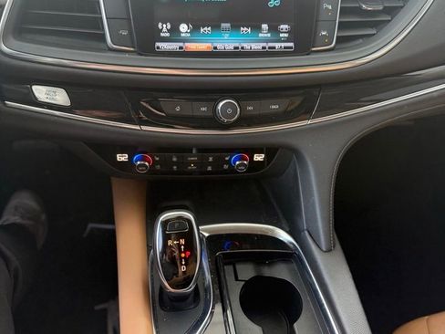 Used 2018 Buick Enclave Premium w/ Experience Buick Package FWD image 22