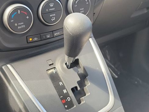Used 2015 MAZDA MAZDA5 Sport FWD image 26