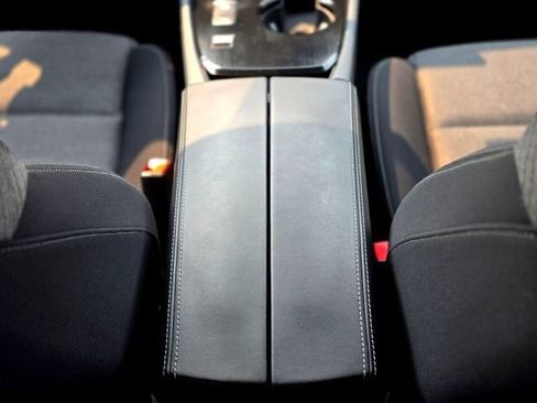 Used 2023 Nissan Rogue SV FWD image 24