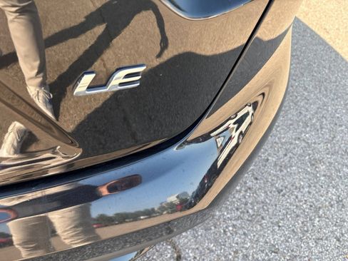 Used 2021 Toyota Corolla LE FWD image 20