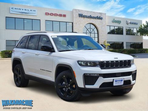 New 2026 Jeep Grand Cherokee Limited RWD image 1