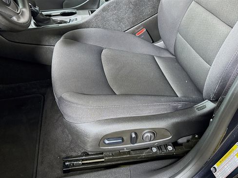 Used 2023 Chevrolet Malibu LT image 21