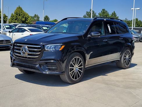 Used 2025 Mercedes-Benz GLS 450 4MATIC image 46
