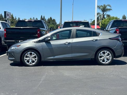 Used 2017 Chevrolet Volt Premier w/ Driver Confidence II Package FWD image 8