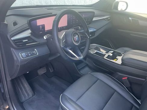 Used 2025 Buick Enclave Preferred AWD/4WD image 15