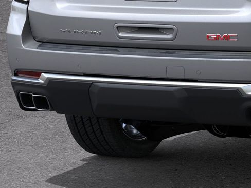 New 2025 GMC Yukon Denali w/ Denali Reserve Package image 14