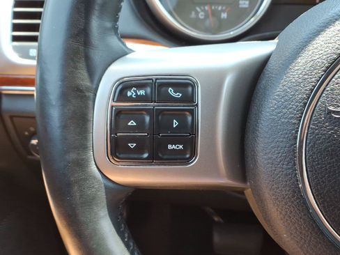 Used 2013 Jeep Grand Cherokee Overland w/ Advance Technology Group AWD/4WD image 16