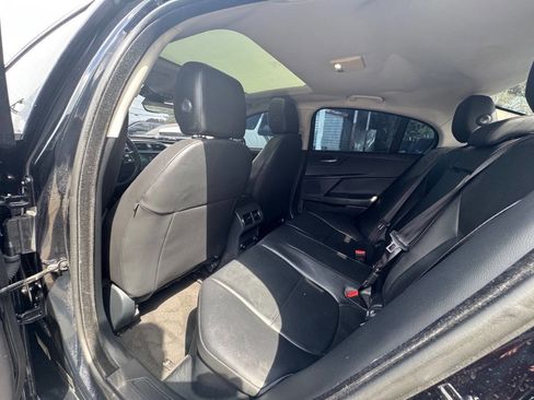 Used 2019 Jaguar XE 25t 4dr Sedan image 12