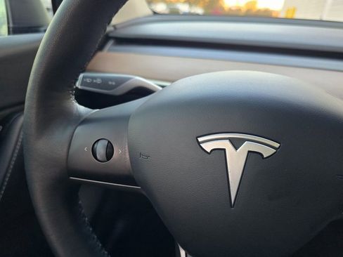 Used 2021 Tesla Model Y Long Range image 28