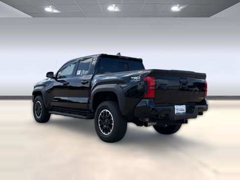 Used 2026 Toyota Tacoma TRD Off-Road w/ TRD Off Road Upgrade Package AWD/4WD image 3