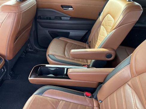 Certified 2023 Nissan Pathfinder Platinum image 11