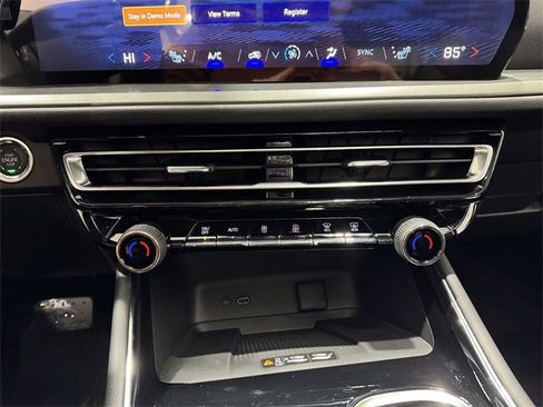 New 2026 Chevrolet Traverse LT w/ Sun and Wheel Package image 31