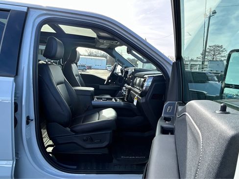 New 2026 Ford F250 Lariat w/ Black Appearance Package image 20