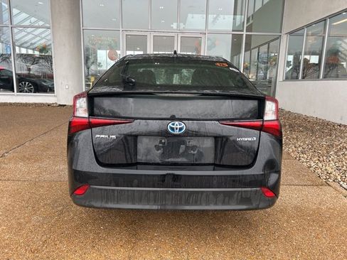 Used 2020 Toyota Prius LE image 6