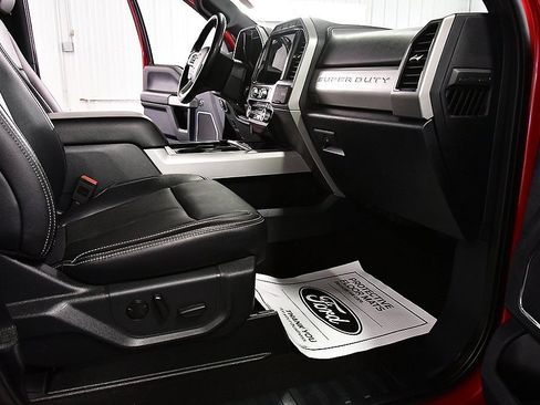 Used 2022 Ford F250 Lariat w/ Black Appearance Package AWD/4WD image 32