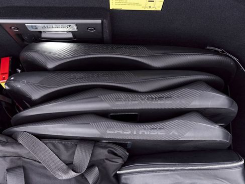 Used 2026 McLaren Artura RWD image 33