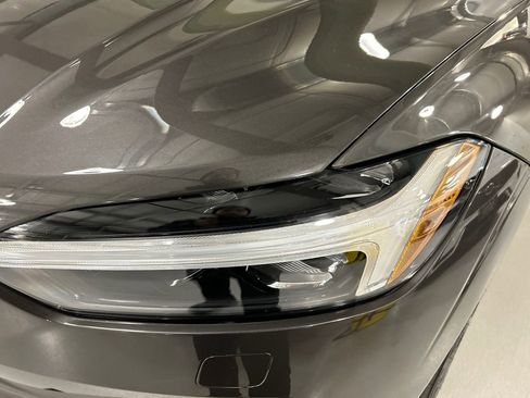 Certified 2023 Volvo XC60 T8 Ultimate w/ Climate Package image 7