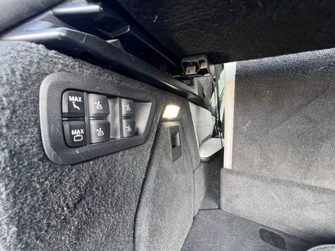 Used 2023 BMW X7 xDrive40i w/ M Sport Package image 38