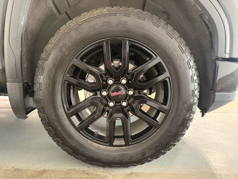 Used 2025 GMC Sierra 1500 Elevation w/ Elevation Premium Package AWD/4WD image 11