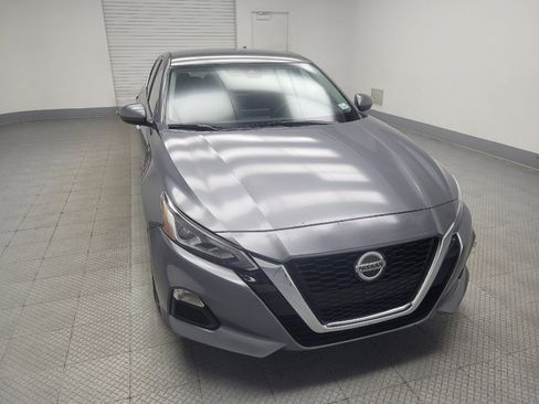 Used 2022 Nissan Altima 2.5 SV FWD image 14
