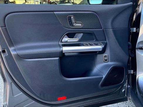 Used 2025 Mercedes-Benz GLA 250 image 24