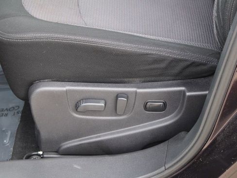 Used 2011 Nissan Rogue SV image 17