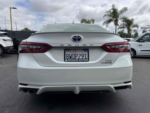 Used 2021 Toyota Camry XSE w/ Navigation Upgrade Package FWD image 8