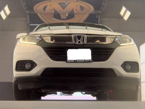 Used 2021 Honda HR-V EX image 3